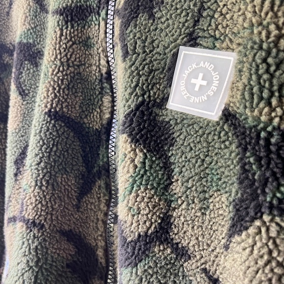 💥SOLD💥 Jack and Jones reversible teddy jacket - Medium - Picture 3 of 7